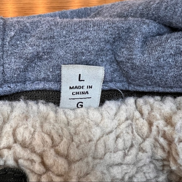 ⭐️  Levi's® Washed Cotton Camouflage Sherpa-Lined Hooded Trucker Jacket LARGE - Picture 13 of 15